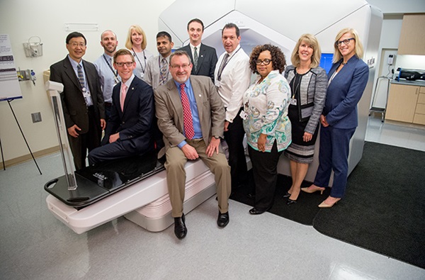 Dr. Metz and Radiation Oncology team wit new radiation technology, the Varian Halcyon system 
