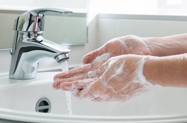 https://www.pennmedicine.org/-/media/images/miscellaneous/random%20generic%20photos/washing_hands_2.ashx?mw=620&mh=408